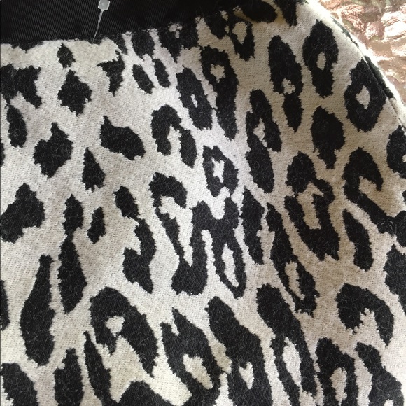 Ann Taylor Cheetah Print Pencil Skirt - Picture 7 of 8